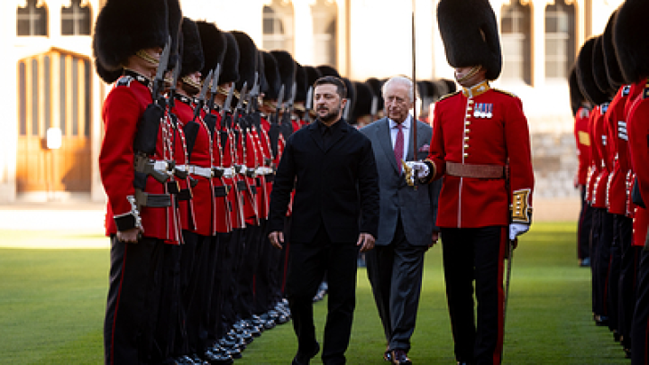 Туск: Зеленский сказал мне, что Украина готова воевать ещё два-три года Туск: Зеленский сказал мне, что Украина готова воевать ещё два-три года