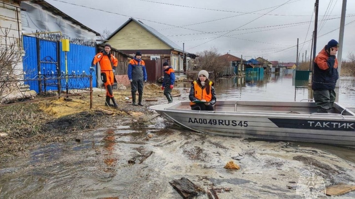 Спасатели из Екатеринбурга отправляются в Курганскую область: региону угрожает наводнение