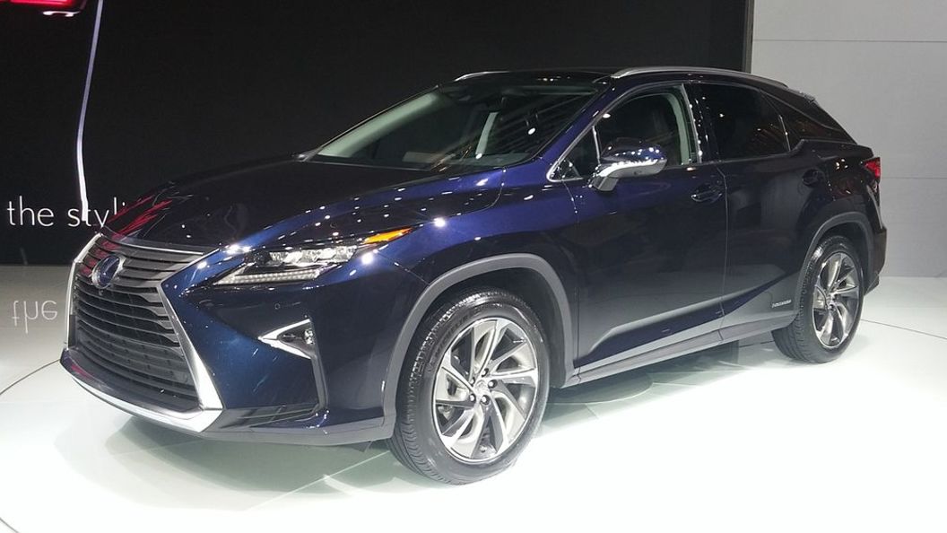 Самым продаваемым люксовым автомобилем РФ в 2016 году стал кроссовер Lexus RX Самым продаваемым люксовым автомобилем РФ в 2016 году стал кроссовер Lexus RX