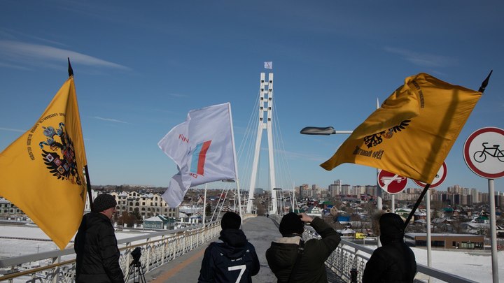 Флаг со знаком Z подняли на самой высокой точке в Тюмени, чтобы его видел весь город
