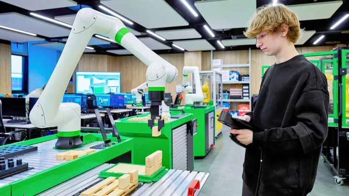 Семь инновационных колледжей будет создано в Москве — Сергей Собянин