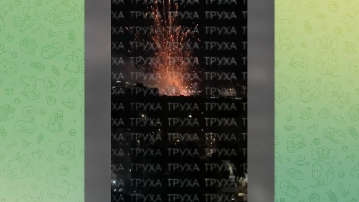 Вулканический фейерверк в центре Киева сняли на видео