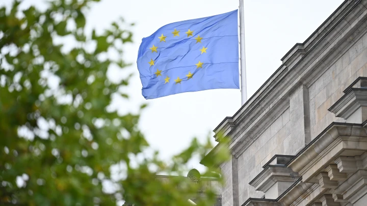 Politico: ЕС ищет варианты присоединения Украины с одобрением Венгрии