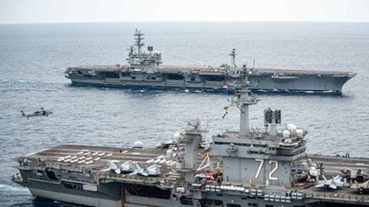 Атомный авианосец США возвращается в Японское море к берегам КНДР