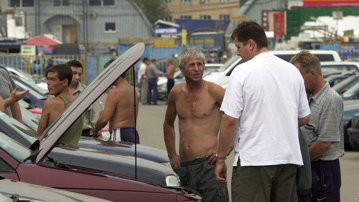 Успеть до запрета: во Владивосток за две недели ввезли 15 тысяч японских машин