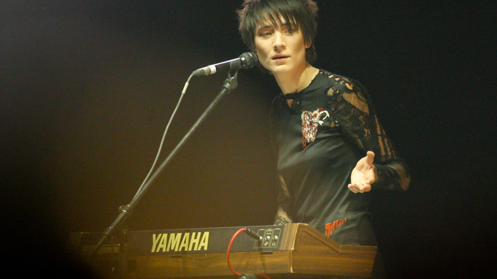 Замереть, чтобы выжить: Земфира впервые за долгое время обратилась к подписчикам