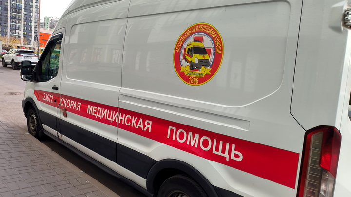 Трёх человек вырезали из смятого автомобиля после пьяного ДТП в Шушарах