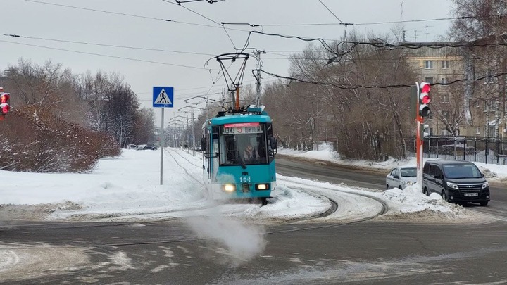 Власти Кемерова доставили партию транспортных карт самолётом