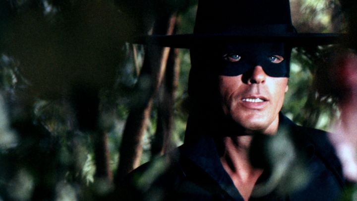 Зорро с Аленом Делоном - успеть посмотреть, пока букву Z не отменили