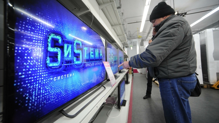 Пока запасы на складах есть, но... Россию ждёт дефицит холодильников и телевизоров?