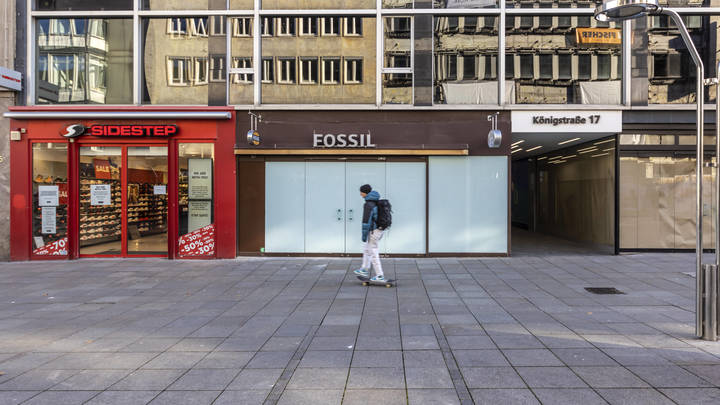 На окнах решётки, на дверях замки: Немцы решились строить лагерь для ковид-диссидентов