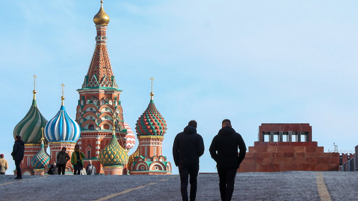 Красную площадь в Москве перекрыли по неизвестным причинам