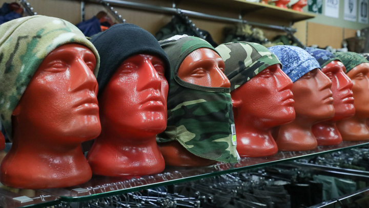 В Челябинске выяснят, кто задирает цены на спецодежду для военных