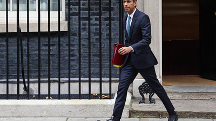 Загадочный миллиардер и джедай: Почему британцы не доверяют новому премьер-министру