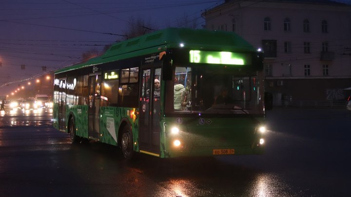 15 новых автобусов вышли на один из челябинских маршрутов