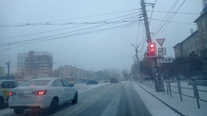 Автомобилистов Челябинской области предупредили о снегопаде 1 и 2 ноября