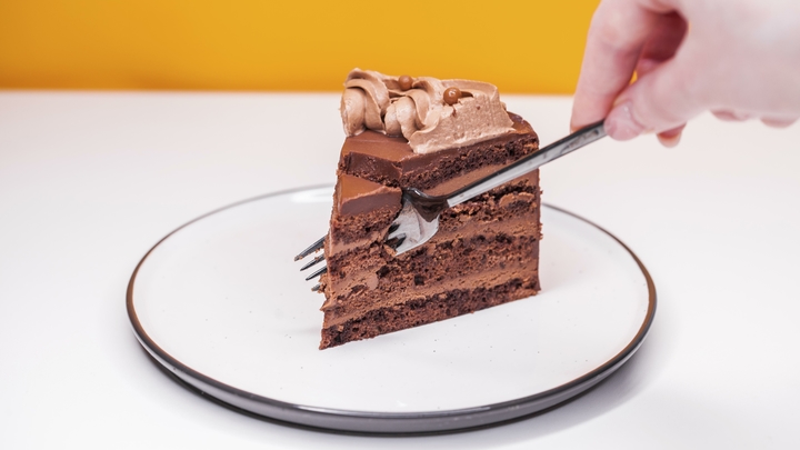 Сигнал организма: почему хочется сладкого и чем восполнить потребность