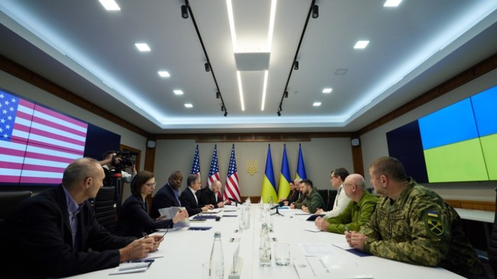 Флирт США с Украиной разоблачила Politico