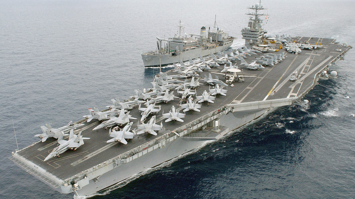 В Средиземном море истребитель F-18 рухнул в воду с авианосца армии США Гарри Трумэн
