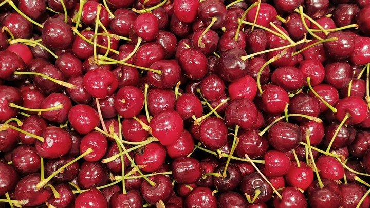 Последствий - целый букет: Кому нельзя есть черешню?