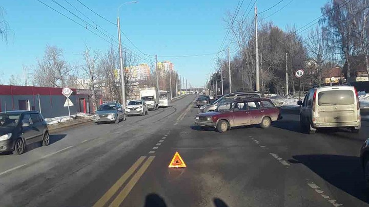 Трехлетний мальчик по дороге в детсад пострадал в ДТП в Кохме