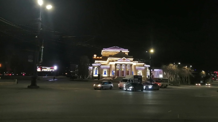 Жители Челябинска могут выбрать из 12 новогодних спектаклей