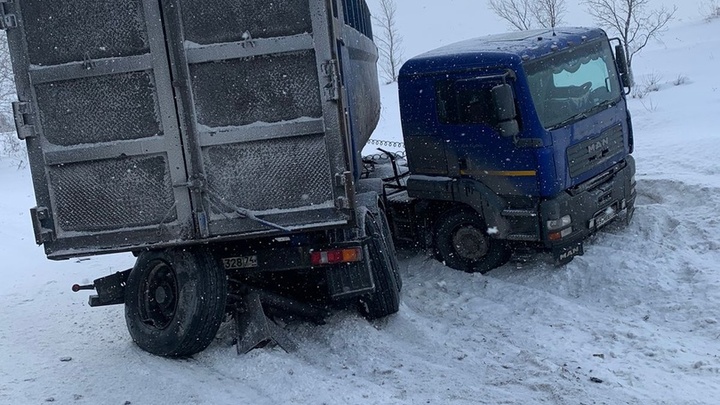 Женщина-водитель скончалась в ДТП с грузовиком в Челябинской области