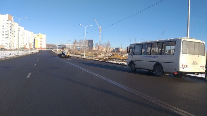 В Челябинской области пассажиры застряли в горящем автобусе