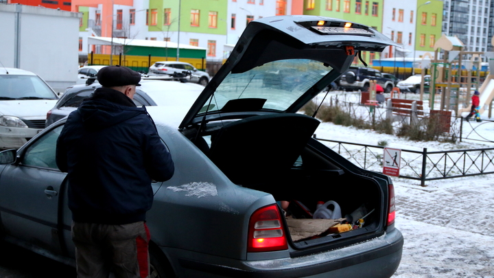 Житель Челябинской области держал ребёнка в багажнике своего авто