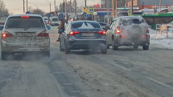 Миндортранс предупреждает водителей об опасности на дорогах 23 декабря