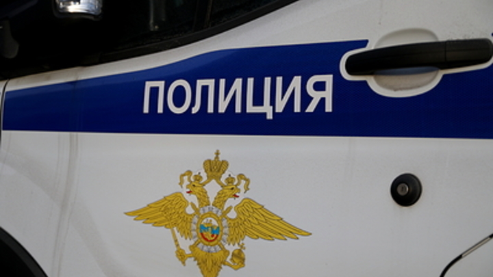 В Новосибирске двое нетрезвых мужчин в камуфляже устроили погром в салоне оптики