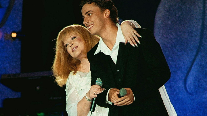 В замок Пугачёвой и Галкина заселился герой: Политик Худяков рассказал о диких вечеринках