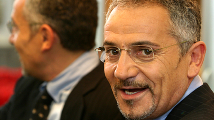 Зеленский запретил появляться на Украине телеведущему Савику Шустеру