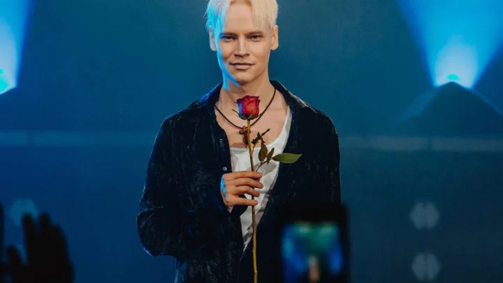 На певца SHAMAN пожаловались в прокуратуру из‑за англицизмов в афишах