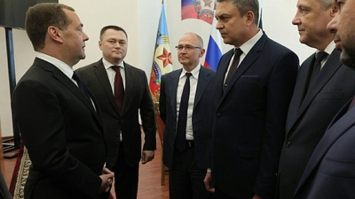 Нищие прибалты, оголтелые поляки и бегущие финны: Медведев обратился к каждому