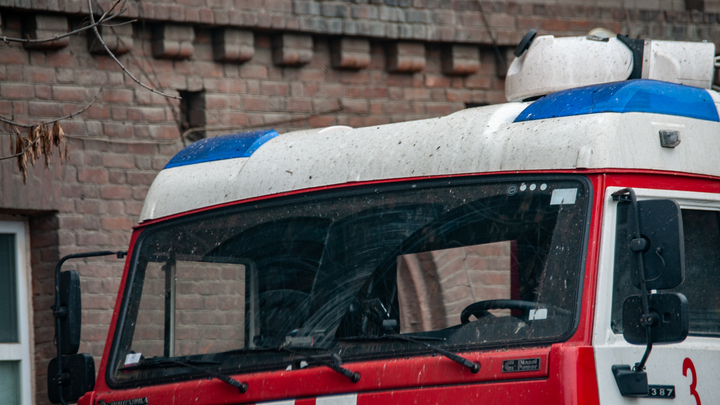 В одном из дворов Москвы сожгли автомобиль Range Rover