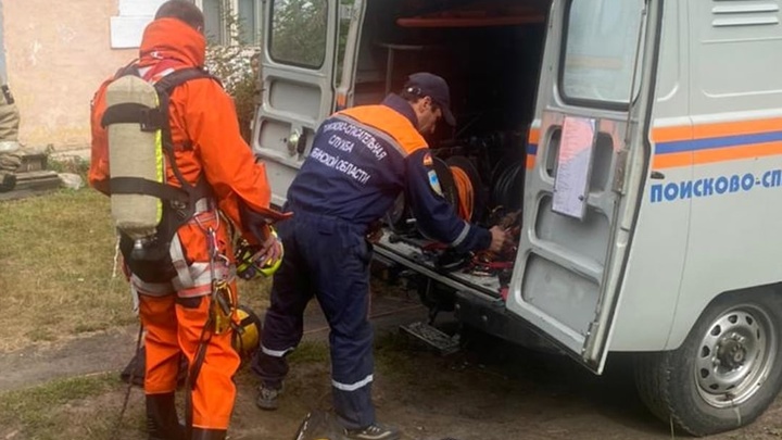 Двое молодых мужчин погибли в колодце детского лагеря в Челябинской области
