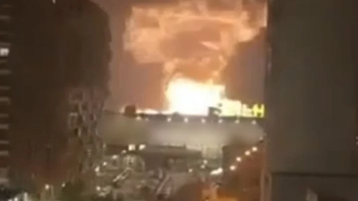Атака дронов на Краснодарский край 14 ноября: пожар на нефтебазе в Новороссийске, есть пострадавшие, видео