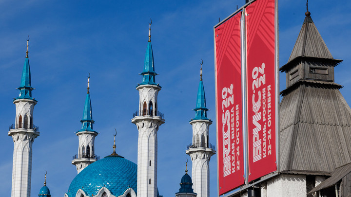 Капитальная перестройка: На Западе спрогнозировали будущее доллара после саммита БРИКС