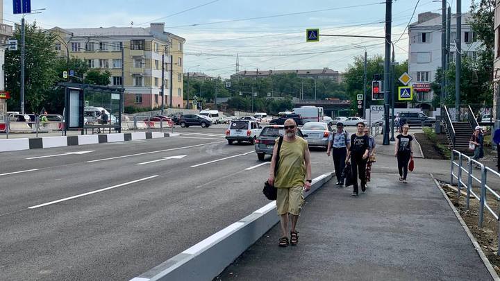 В Челябинске открыли движение по Ленинградскому мосту