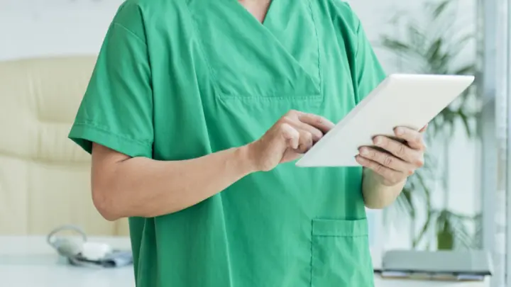 Туриста из Новосибирска парализовало на отдыхе в Таиланде из‑за редкого синдрома