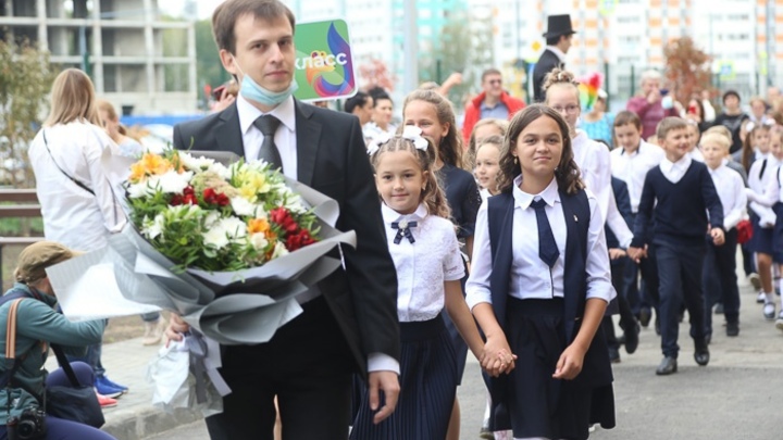 На линейке 1 сентября в Челябинской области кто-то вспотеет, а кто-то промокнет под дождём