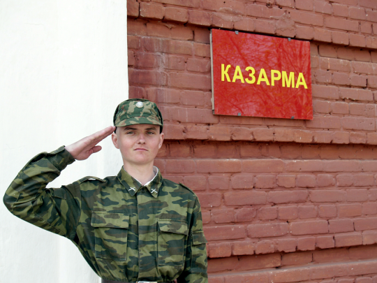 В екатеринбургском аэропорту военные устроили облаву на бывших мигрантов