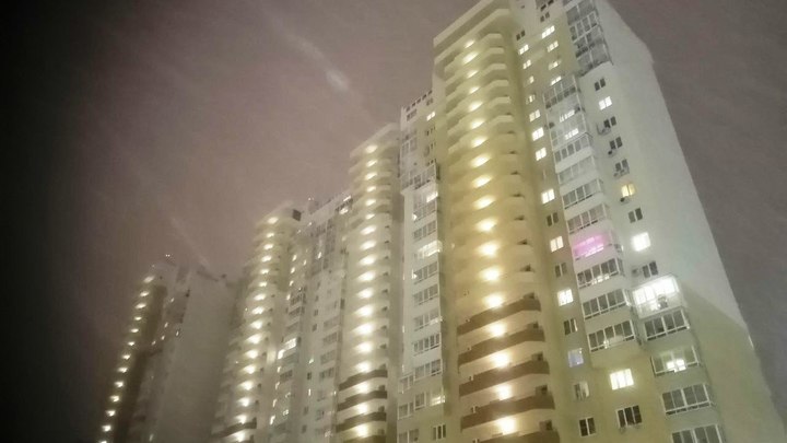 Упала с 20-го этажа: СМИ сообщили о семье погибшей 15-летней школьницы