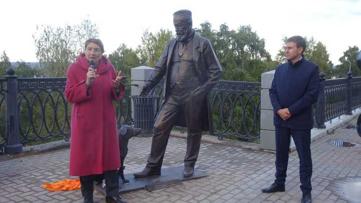 Памятник профессору Преображенскому3.jpg