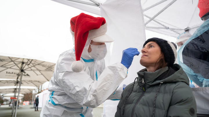 Специальных COVID-паспортов в России не будет. Россия останется островом свободы - Шафран