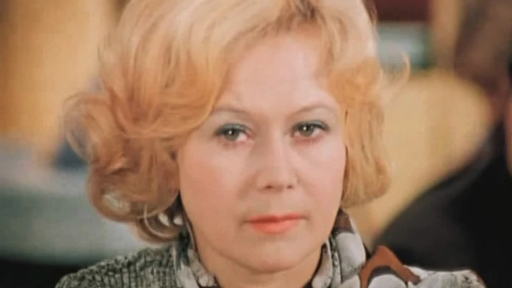 Помните Ольгу Рыжову из Служебного романа? Думали, она пропала. А она вот, что сказала о Галкине* и Хаматовой: Предатель. Стыдно ей