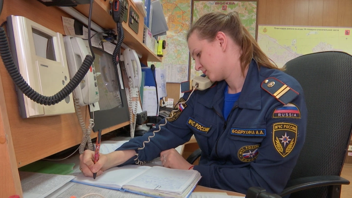 В Новой Москве полыхают склад и заброшенное здание - На тушение направлен пожарный поезд с 153 тоннами воды