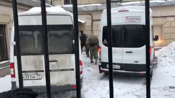 Трусость и ожидание обмена: украинских моряков в московском суде встретили под жидкие аплодисменты и Славу героям