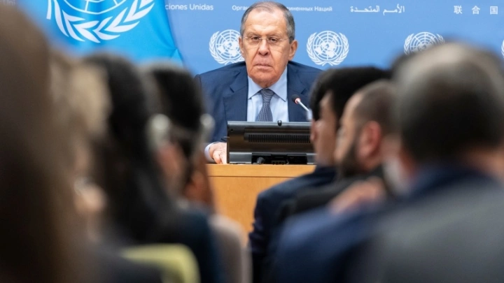 Лаврову хватило слов, чтобы вернуть всех с небес на землю